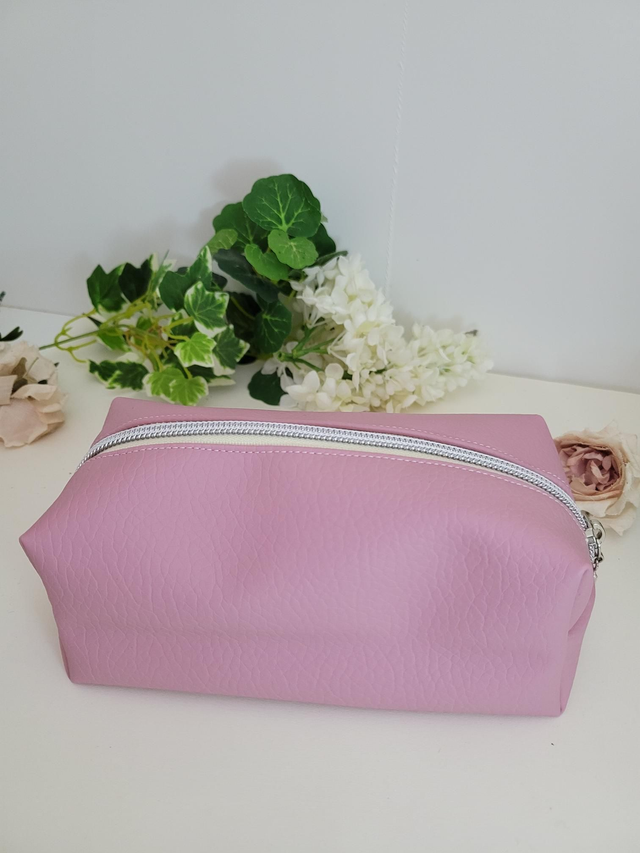 Trousse en simili cuir rose