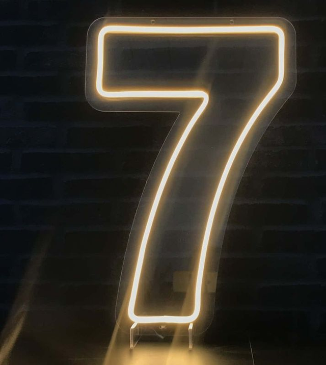 NÚMERO 7 LED (60 cm) - LOCAÇÃO