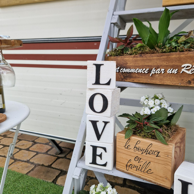 Cube blanc bois LOVE