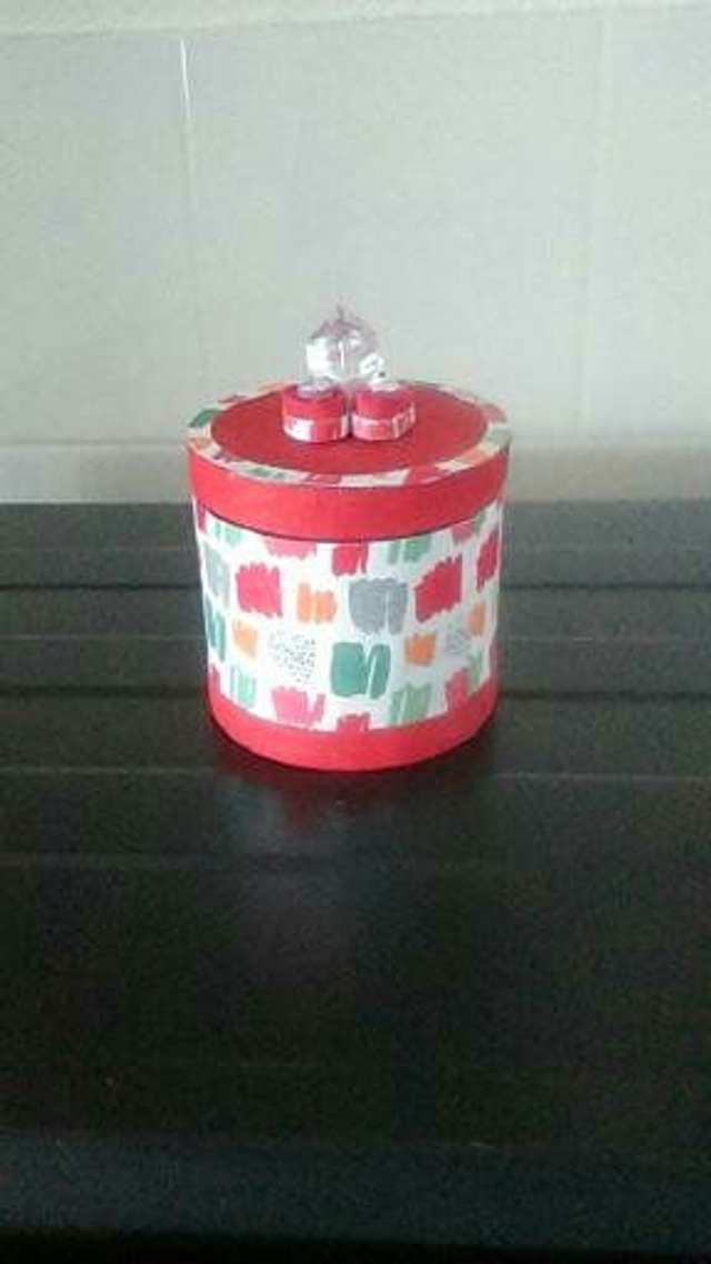 boîte  à bijoux rouge patchwork , solide , boîte de décoration en papier kraft		