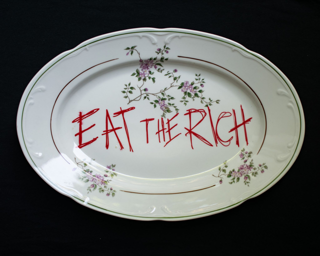 Buntowniczy półmisek "Eat the Rich"