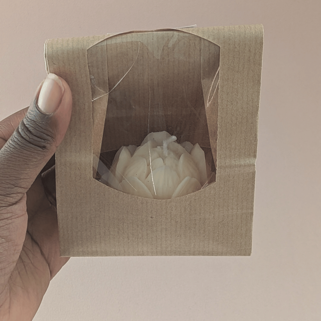 🕯️ Bougie moulée Lotus 60g – Musc Blanc