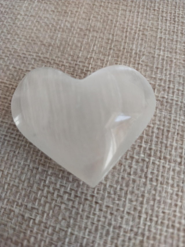 Coeur En Sélénite 