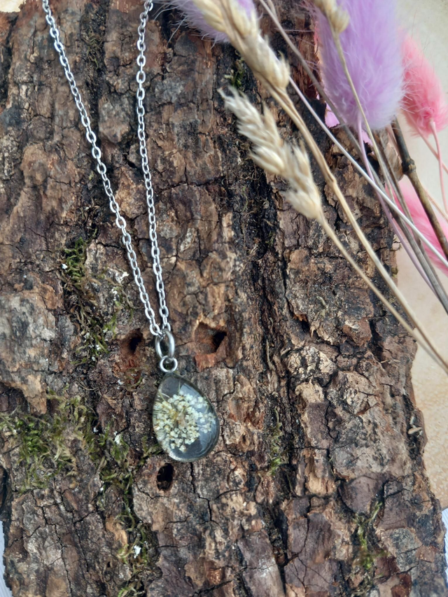 Collier reine Anne