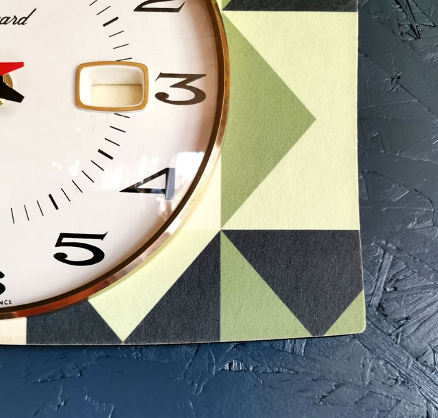 Horloge vintage pendule murale silencieuse rectangulaire "Bayard vert"