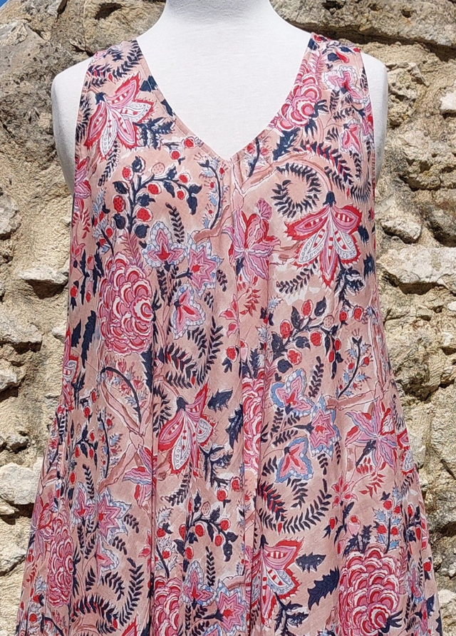 Robe d&#039;été flottante en coton voile léger imprimé à la main, motif floral rouge, blanc, rose