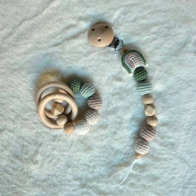 Hochet et/ou attache tétine arc-en-ciel bleu vert