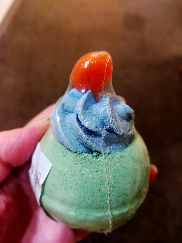 Dinosaur Cocoa Shea Butter Kids Bath Bomb With Mini Soap BB/DINO