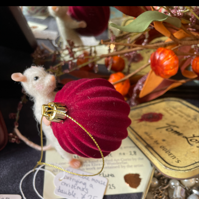 Bauble Mouse