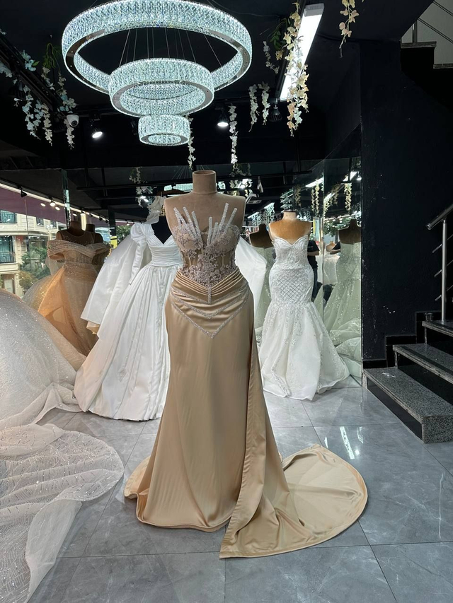 Robe de Mariée Sirène en Satin et Strass / Réf : RMS55