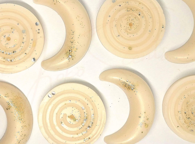 (2 Pack) Eastern Gift Swirl Disc or Moon Wax Melt Shapes