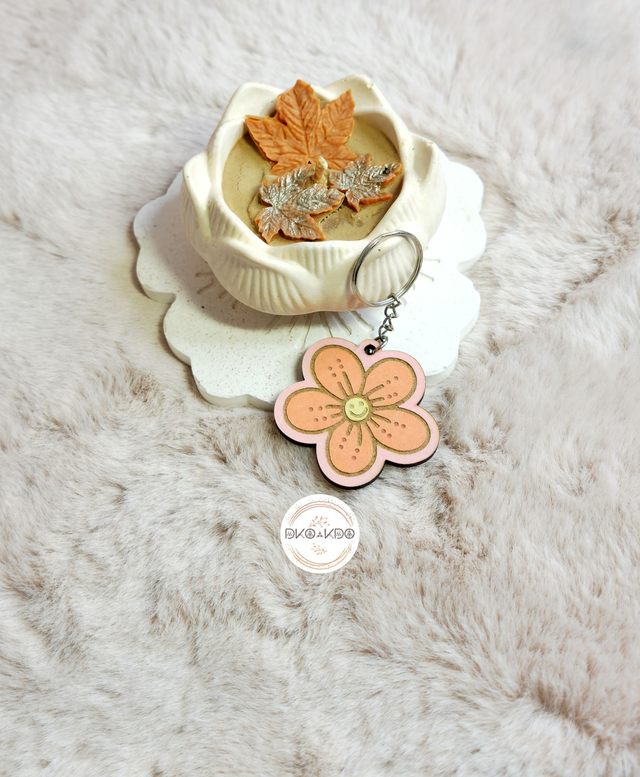 Porte clé en bois Little flower