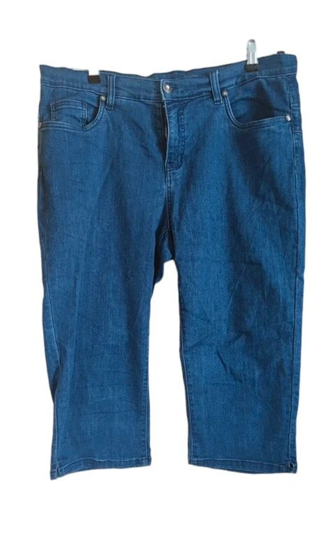 Pantacourt T48   BONPRIX