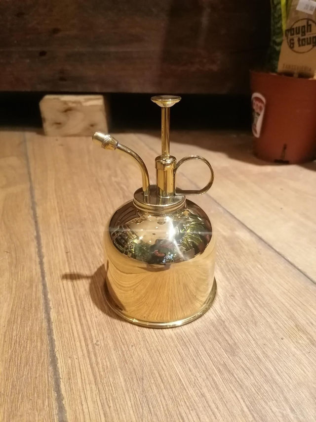Brass mister 