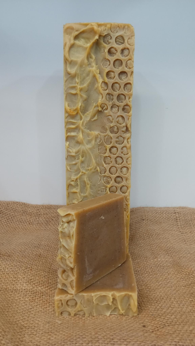 Jabón de propóleo y rosa mosqueta