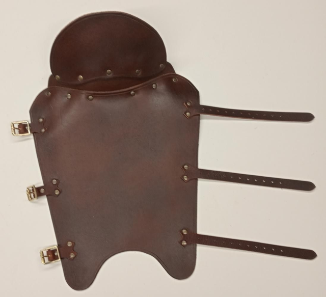 Leg Greaves (Copcutt) These have a Knee Guard