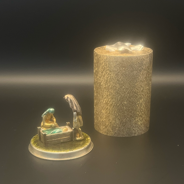 Stuart Devlin Christmas Surprise Box – “Away in a Manger” – No. 273 / 500 – Boxed