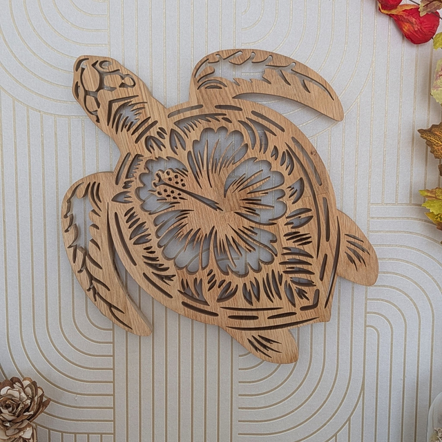 Tortue de mer en chêne