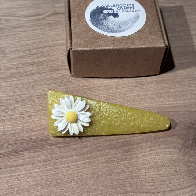 Yellow daisy hair clip
