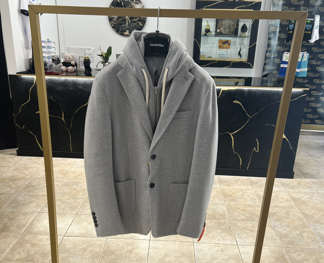 GIACCA CON CAPPUCCIO GIRONA