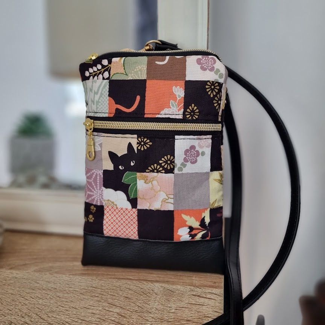 Mini-sac pour téléphone &quot;Damier chat&quot; noir