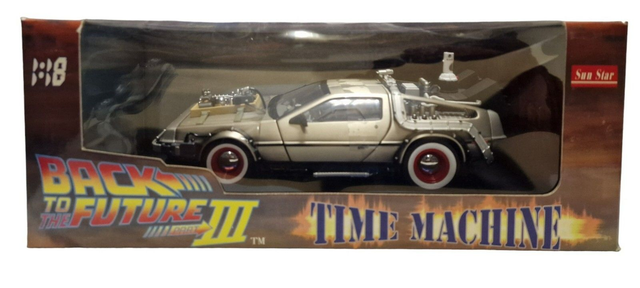 Back To The Future 1/18 Delorean time machine 