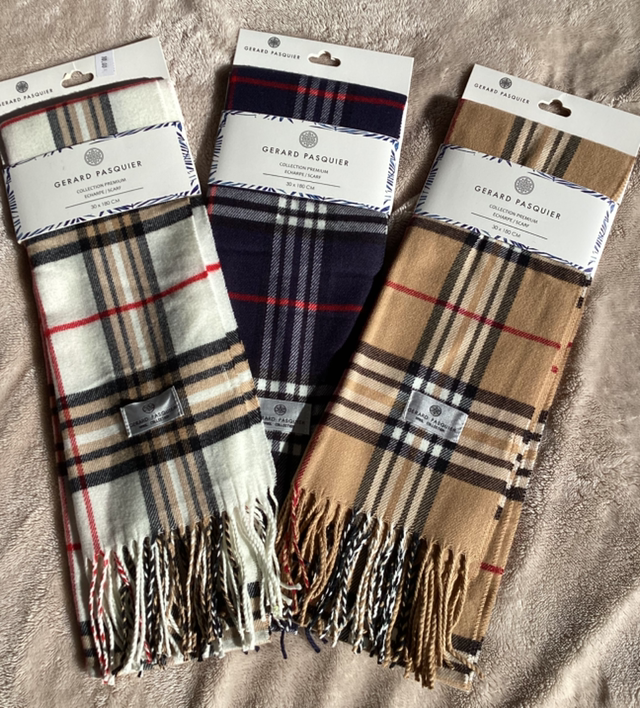 Écharpes couleur blanc 🧣