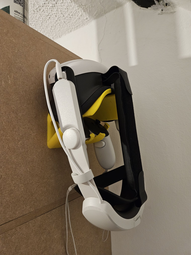 Meta Quest 3 and Controller Stand