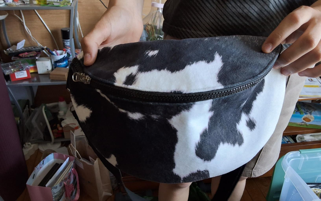 La Banane "Cow Print" – Velours Ultra-Doux &amp; Finitions Premium