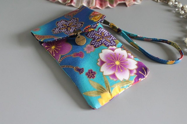 Etui pour smartphone "Akane" turquoise