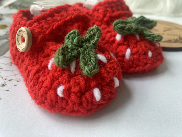 Crochet Strawberry themed Mary Jayne Style baby shoes. For ages 0-3 and 3-6 months