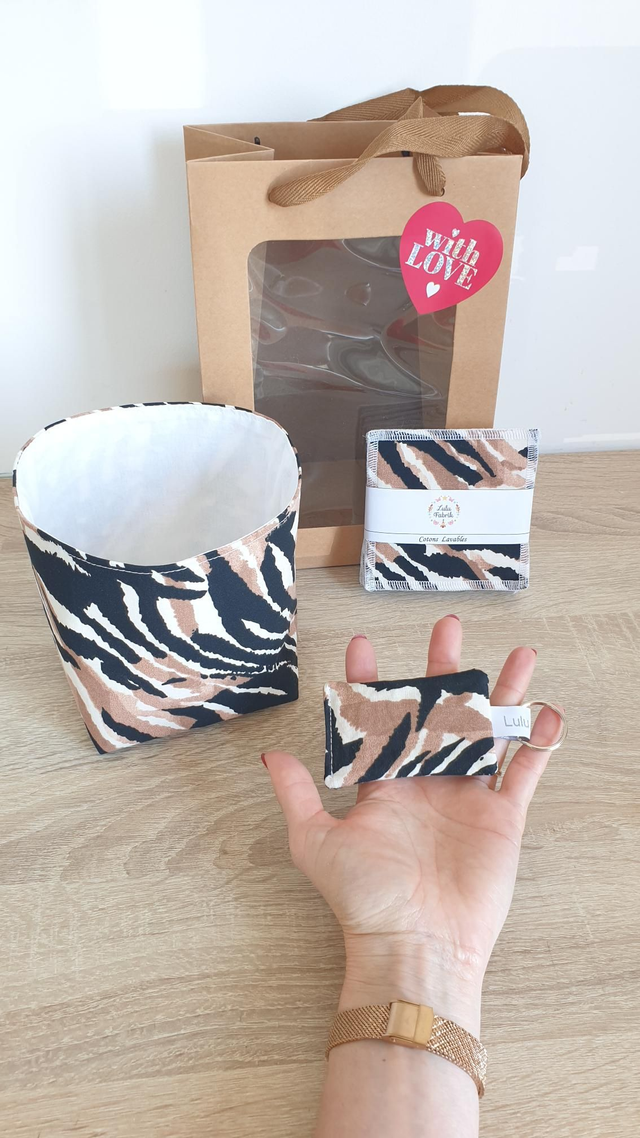 Coffret panier + 7 cotons démaquillants + porte clés sauvage