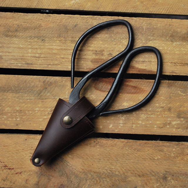 Large Garden Scissors in Leather pouch