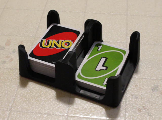 Distributeur de carte de jeu