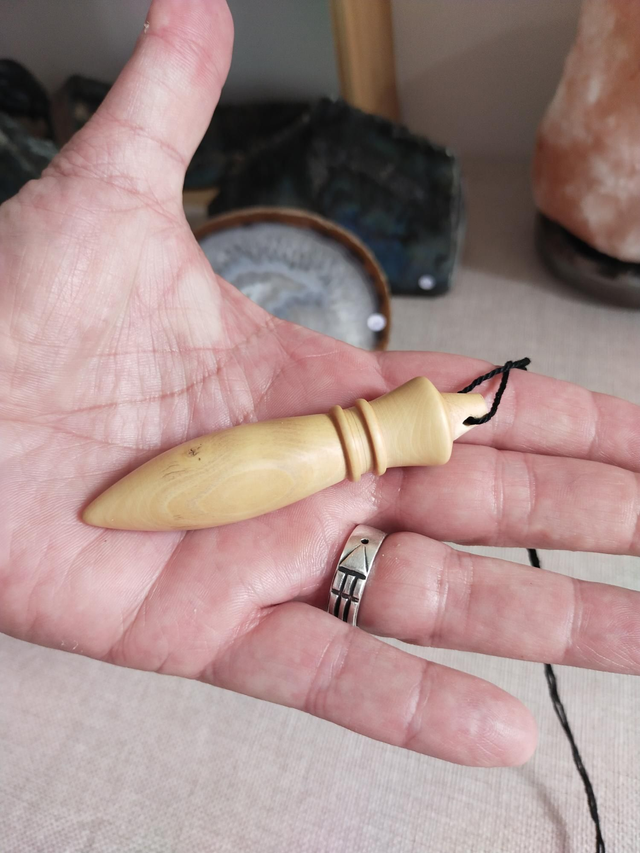 Pendule Égyptien En Buis Clair plombé 25G