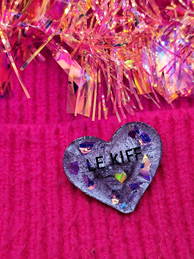 Broche cœur à paillettes - message : LE KIFF