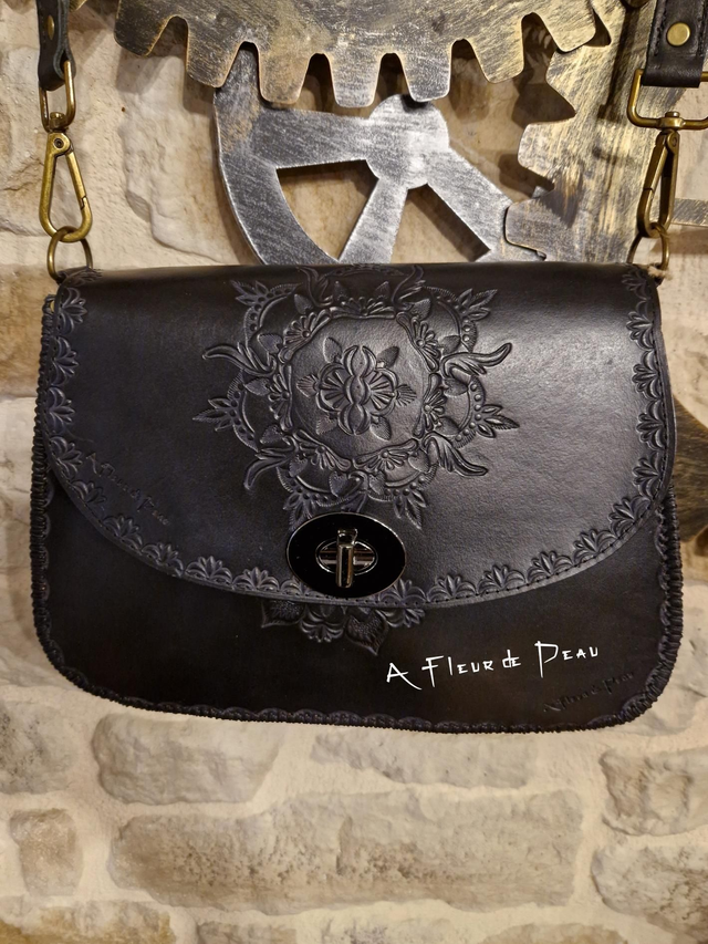 Sac en cuir motif mandala