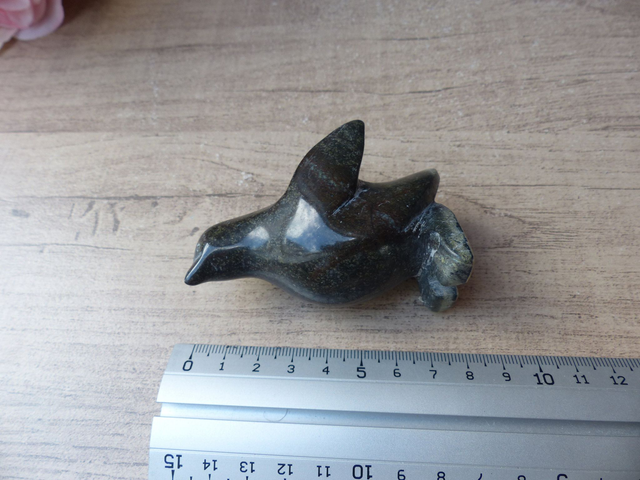 Figurine miniature Pingouin en stéatite, sculpture pingouin en pierre art inuit, collection pingouin manchot petit animaux en pierre vintage