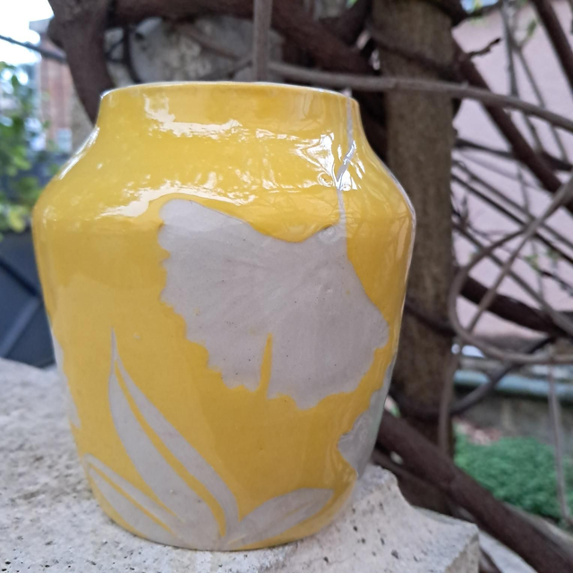 Vase ginkgo feuilles blanches 