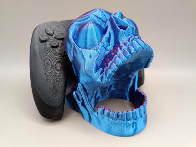 Screaming skull PS5/XBox controller stand