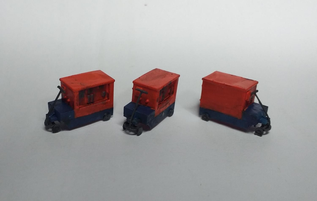 Battery Charger - 4mm scale / 00 (pair)