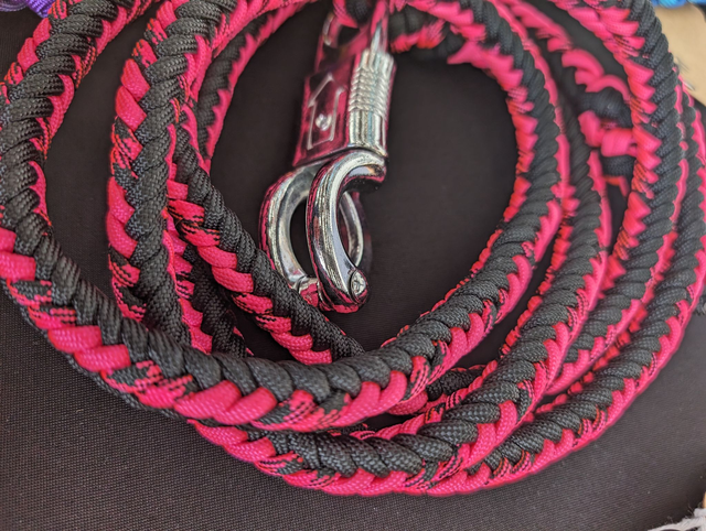Stock: Leadrope - Black and pink, Herringbone, panic