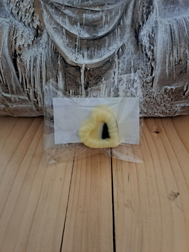 Fondant parfumé avec œil de tigre