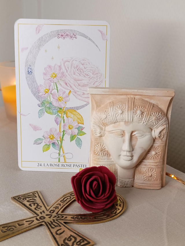Statuette Hathor - Rose pastel 