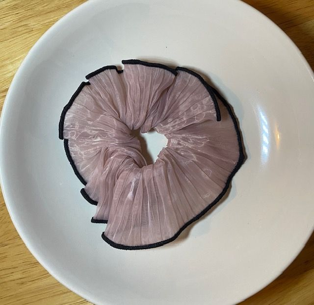 Chouchou rose en tulle contrasté