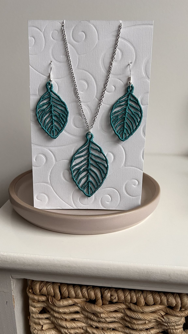 parure chaîne et boucles "feuilles" 