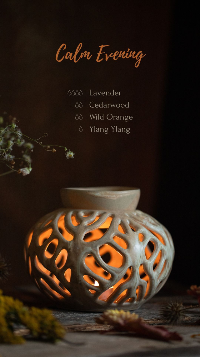 Essential oil burner for aromatherapy
