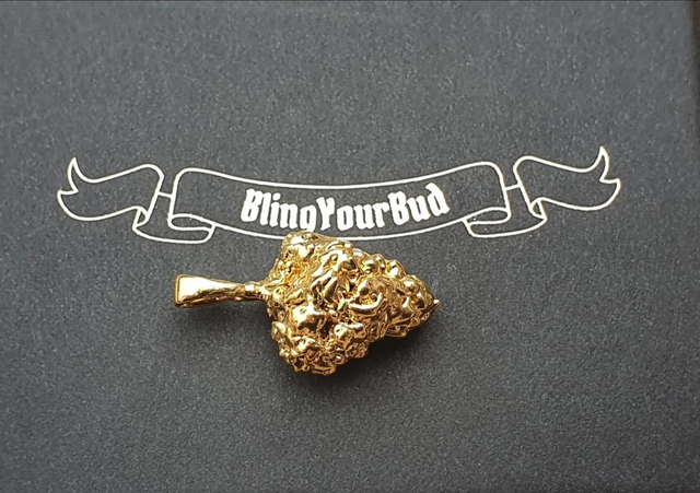 Baby
- Tiny bud. Major flex.
This little legend is a real CBD nug, delicately dipped in 24k gold. Subtle, stylish, and perfect as a minimalist pendant.
Handmade. One-of-a-kind. Sealed in shine.