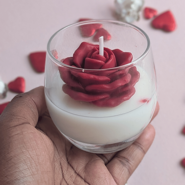 🕯️ Bougie Rose d’Amour 85g – Linge Frais