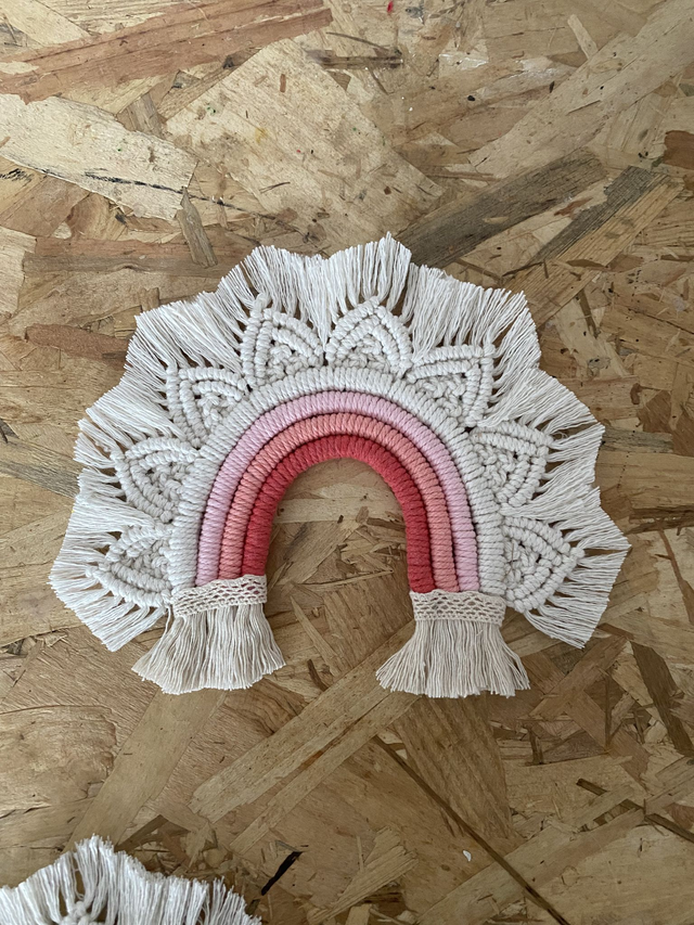 Arc en ciel en macramé